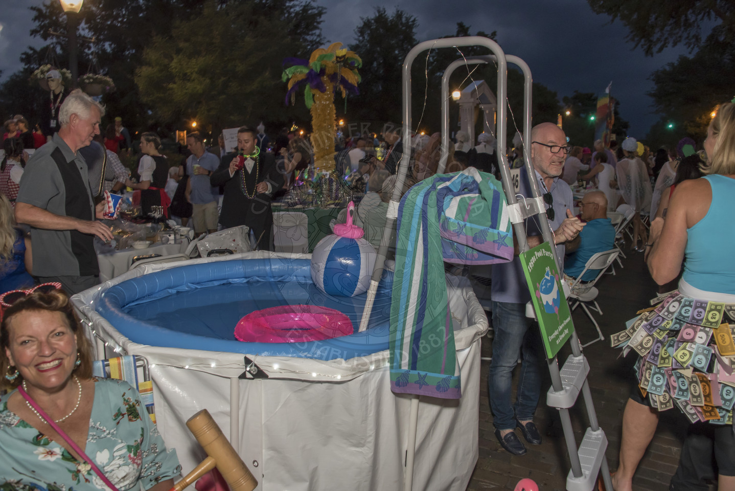 a table decor disguised as a 50's pool party