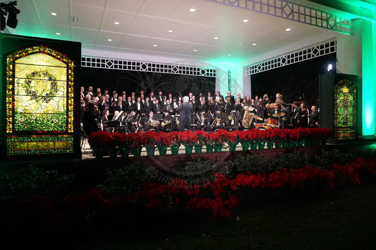 Bach Festival Society on stage perofrming at Christmas in the Park