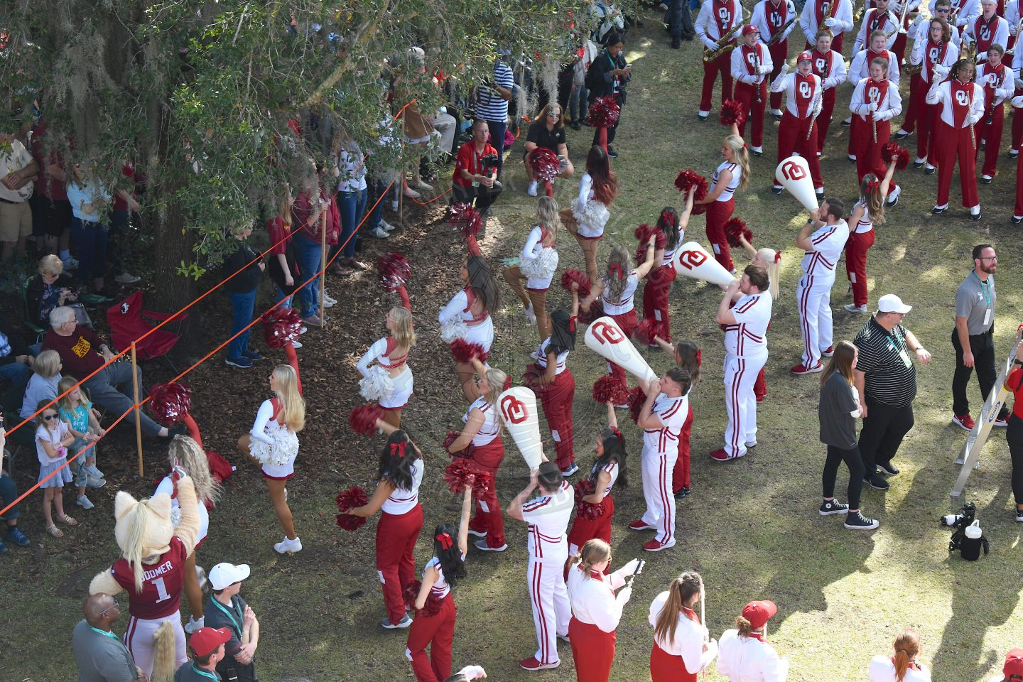 OU cheerleaders