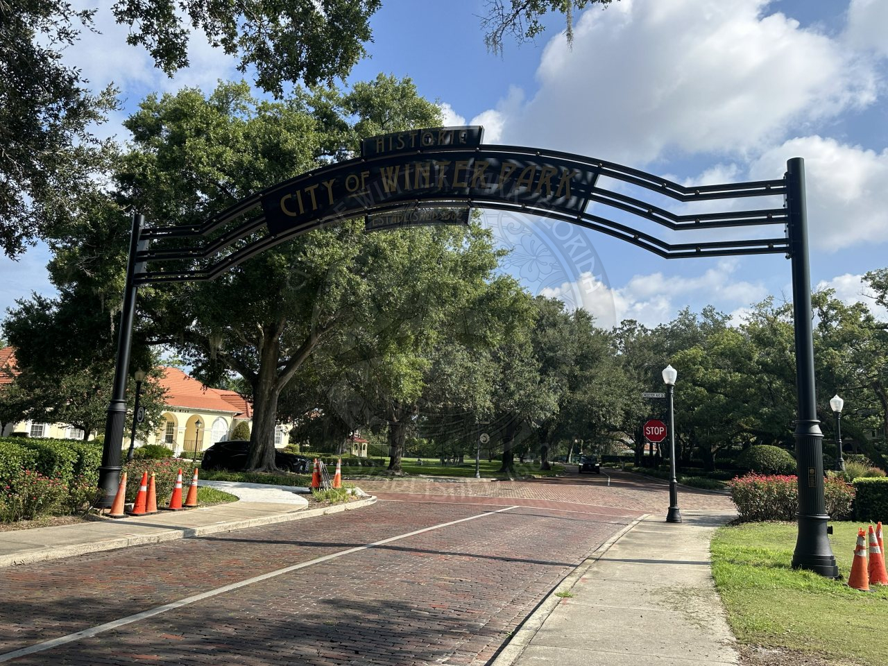 Gateway sign on Park Avenue